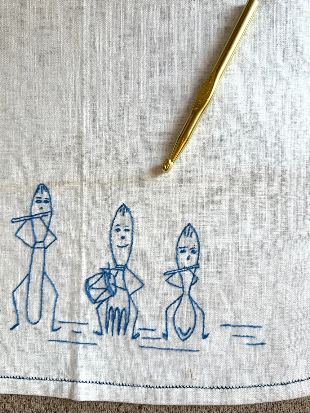 Vintage Embroidered Linen Tea Towel – Musical Silverware Folk Art